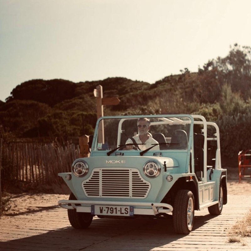 Vintage car rental delivered to your villa