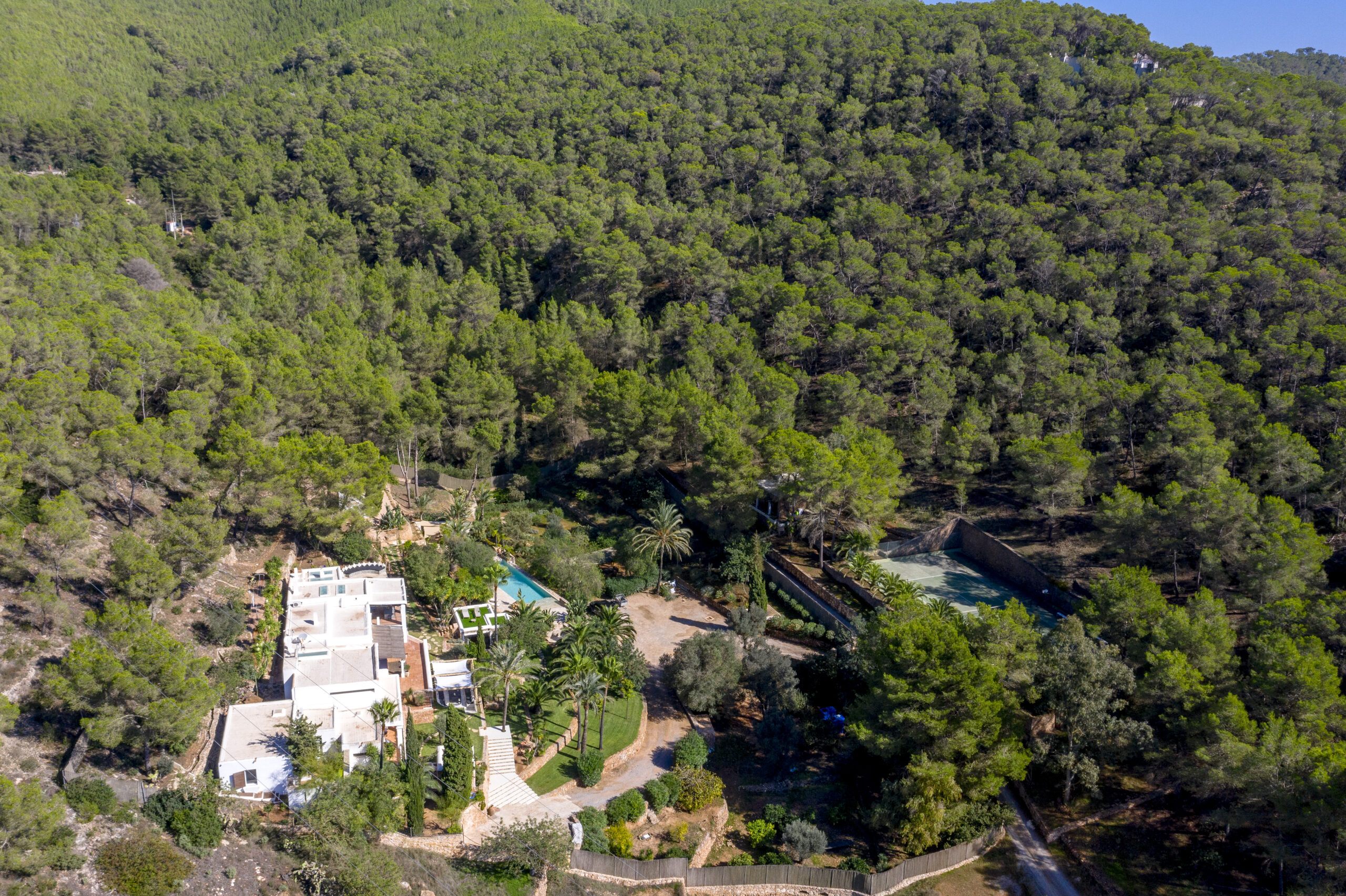 CAN NIKITA LUXURY